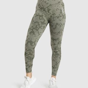 NWOT Adapt Camo Seamless Leggings
